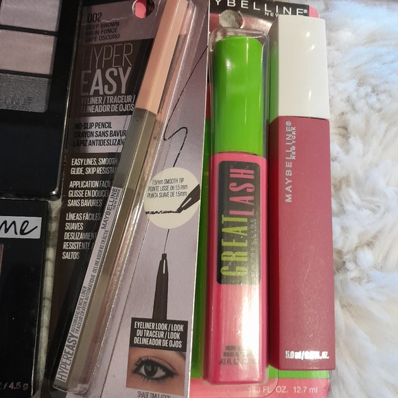 Nanette lepore cosmetic bags/bundle - Picture 5 of 15